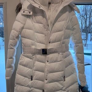 GORGEOUS Tommy Hilfiger Women's Belted White Puffer Coat
